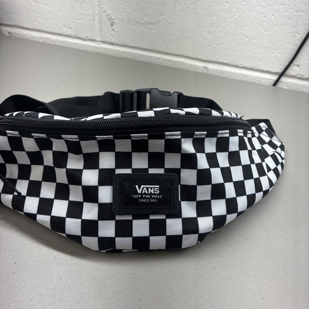 New VANS Off the Wall Black And White Checkered Fanny Pack Crossbody